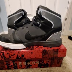 Mens Nike Mach Force